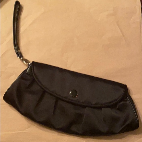 $5 in $25 bundle NY & Co. Black clutch - Picture 1 of 4